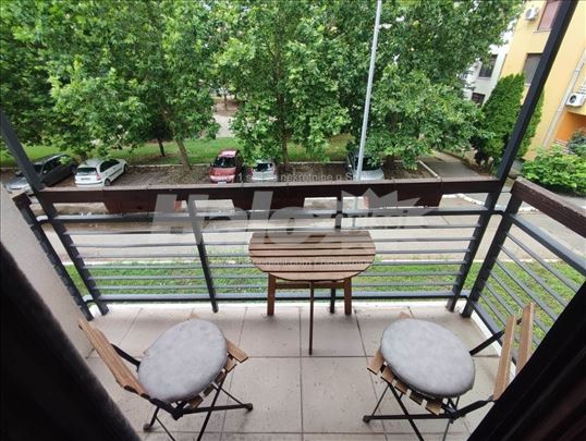 Izdaje se stan 49m2 sa garažom novogradnja