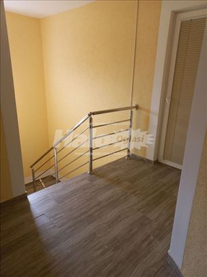 Izdajem garsonjeru na Petlovom brdu