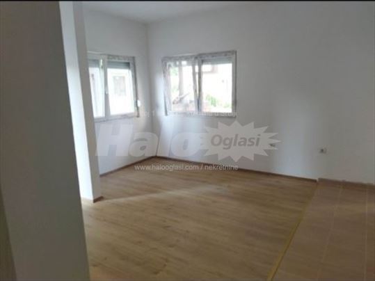 Izdavanje polunameštenog stana