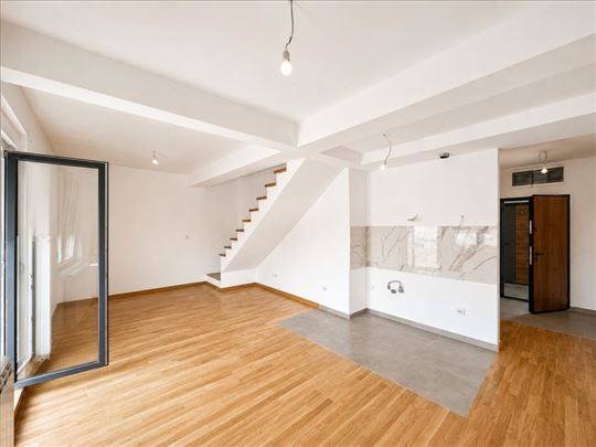 Kaluđerica, novogradnja, duplex 70 m², terasa, ukn