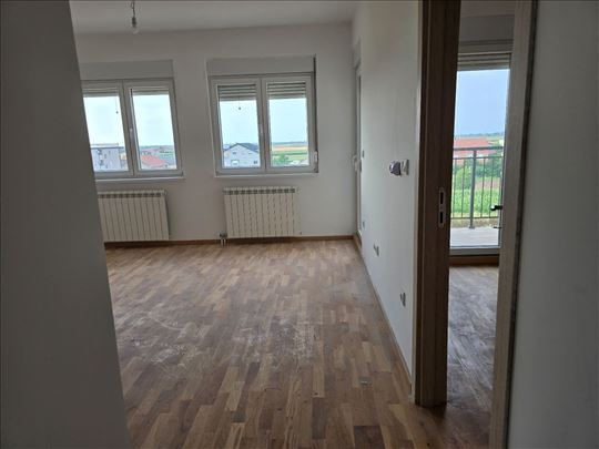 Ledine, uknjižen, nov, kod hotela Mar