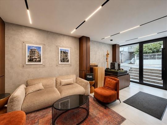Luksuzno opremljen poslovni prostor 90 m² – sprema