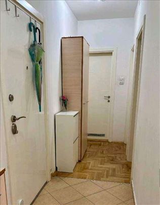 Namešten dvosoban stan 37m2, Grbavica