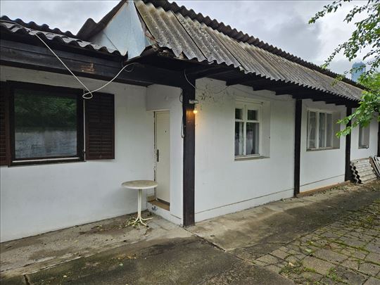 Staro sajmište,kuća 80m2,smeštaj radnika