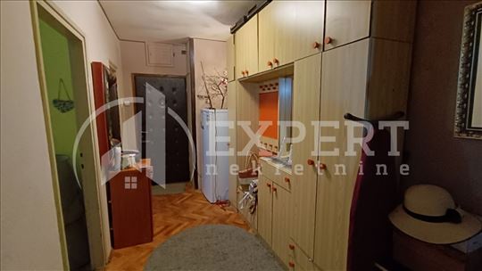 Centar, trosoban stan, 63 m2, II sprat