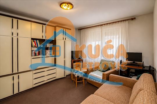 Dvosoban stan u Duvaništu, 7. sprat, lift, Cg