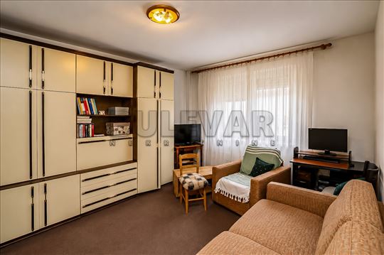 Dvosoban stan u Duvaništu, 7. sprat, lift, Cg
