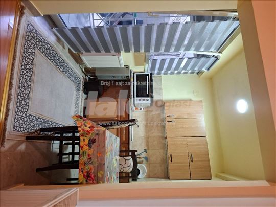 Izdajem namesten stan 40m2