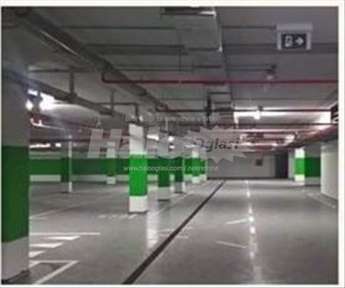 Iznajmljujem garazno mesto u Central Gardenu