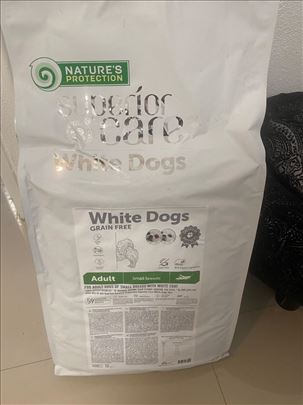 Natur protection superior care white dog adult