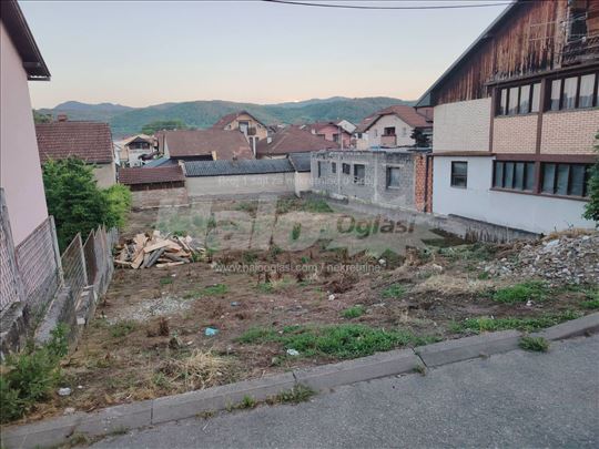 Plac u centru Ljubovije, Ilije Neškovića 43/ 5 ari