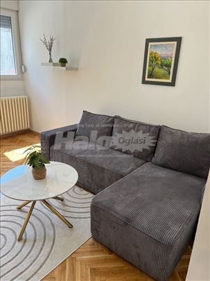 Potpuno renovirana garsonjera