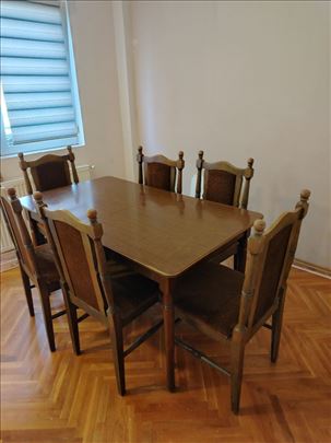 Sto na razvlacenje i 6 stolica 