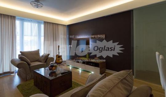 WEST 65 sa velikom terasom centralni deo ka Mallu