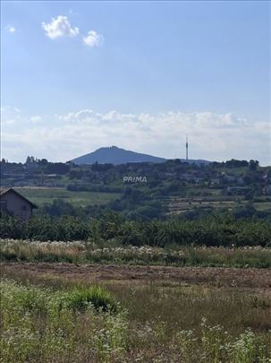 Gradjevinsko zemljište za izgradnju kuća u Vrčinu 