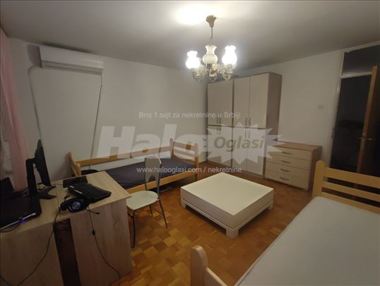 Izdajem dvosoban stan sa cimerom na Limanu 2