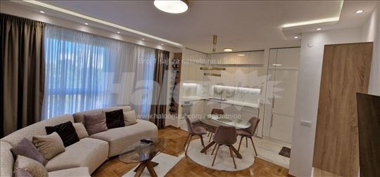 Lux 2.0 stan, Atrium blok 63