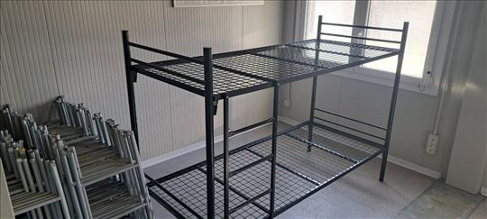 Metalni kreveti na sprat 