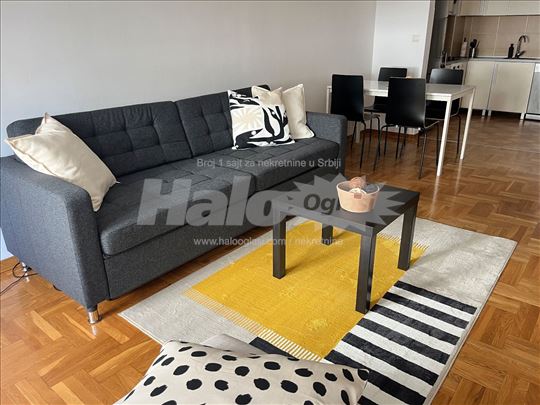 Prostrana garsonjera 39 m² – Đeram, vlasnik