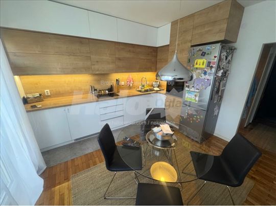 Dvosoban stan 56 m² na Zvezdari