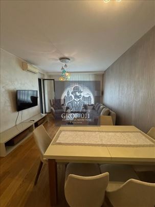 Excellent Apartment Near Delta City Shopping Mall