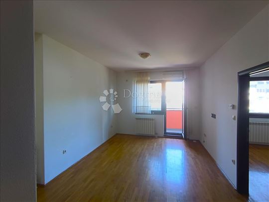Inđija, 2.0, 46.13 m2, na šetalištu