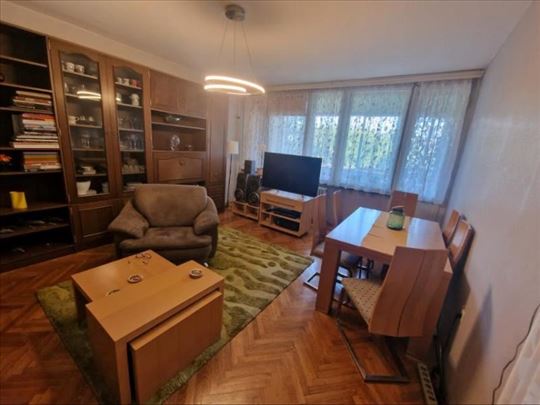 kod Lipovog lada ,uknjizen,odlican 3,5