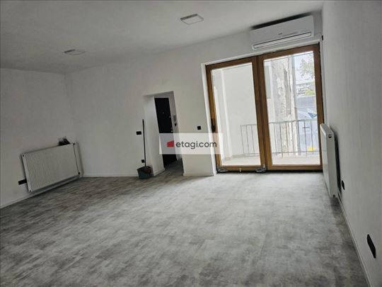 Kompletno renoviran salonski stan