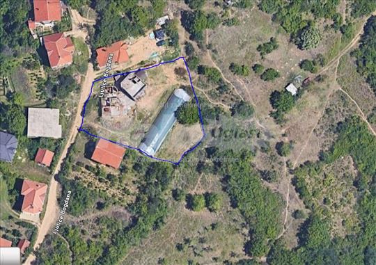 Kuca sa velikim placem i pogledom na celo Vranje