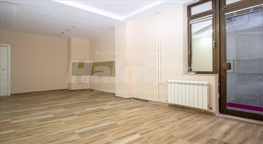 Odlična lokacija - Studentski trg 65m2
