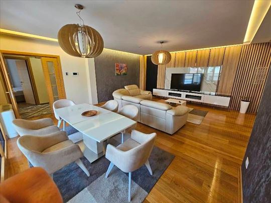 Premijum ponuda, bazen, sauna, parking mesto