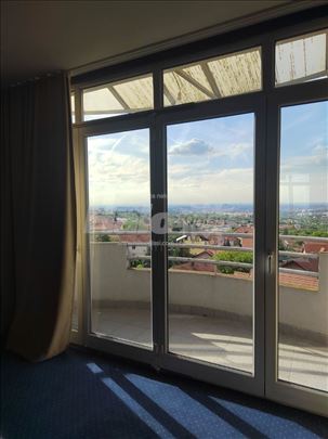 Stan- studio sa neverovatnim pogledom na ceo grad