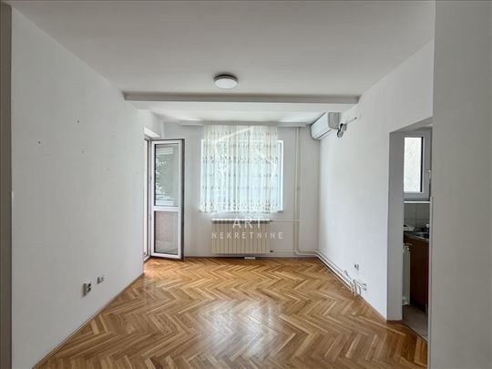 Stan u centru naselja Kablar, Novi Banovci ID#1565