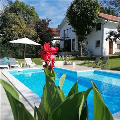Barajevo-Baćevac, vila sa bazenom na 20 ari placa