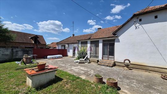 Čonoplja – Kuća 91m², plac 743m²