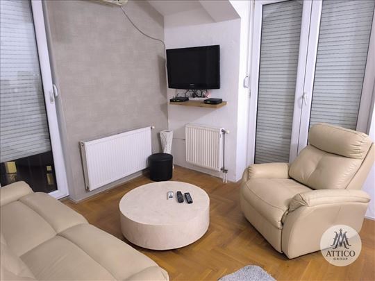 Izdaje se atraktivan trosoban stan 57 m² – Bulevar