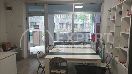 Izdaje se lokal kod Pravnog fakulteta, 25m2
