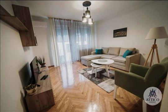 Izdaje se moderan dvosoban stan 47 m² – Centar