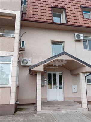 Izdajem 2-soban stan, Novi Beograd, Ledine