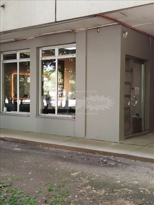 Prodajem lokal 19 m2 uknjižen, N.Bgd Blok 37