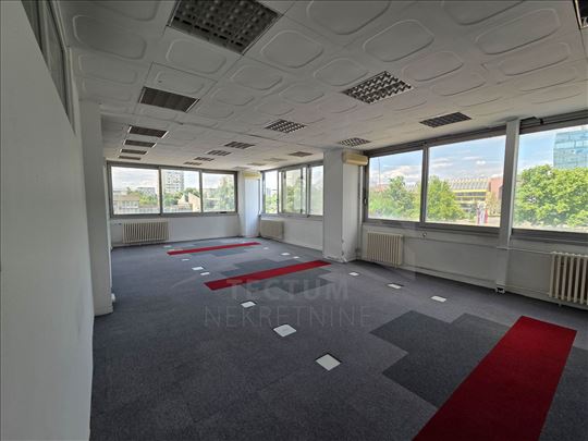 Vrhunska lokacija - Office space - Opština NBG