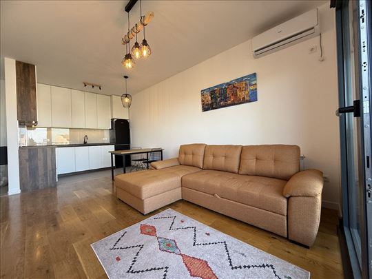 Broker - Pravo u centar!