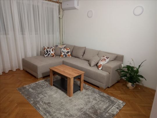 Dvosoban stan, 66m2, Železnička stanica