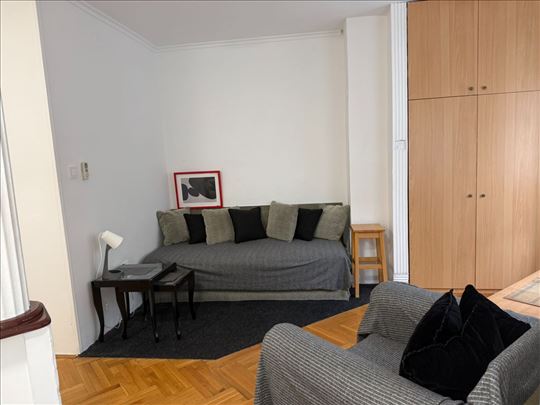 Hotel Yugoslavia, garsonjera 1.0 opremljen