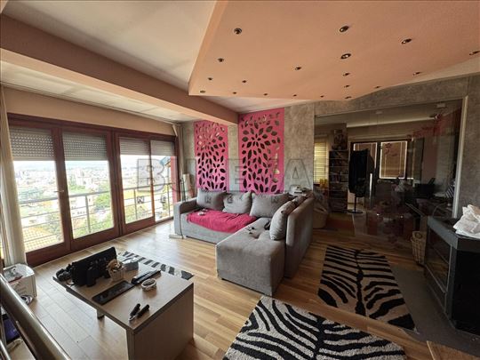 Izdaje se dvoiposoban stan u kući, 90m2
