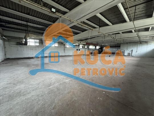 Izdaje se poslovni kompleks u centru Merošine, mog