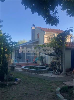 Izvanredna kuća na jezeru