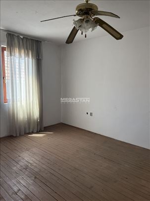 Kuća na 5 minuta od Bulevara kralja Aleksandra