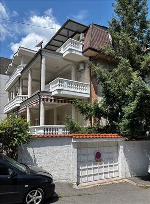 Renoviran stan za pp + 2 parking mesta