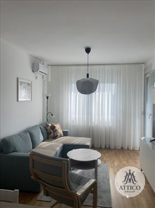 Square Garden – luksuzan dvosoban stan sa garažom,